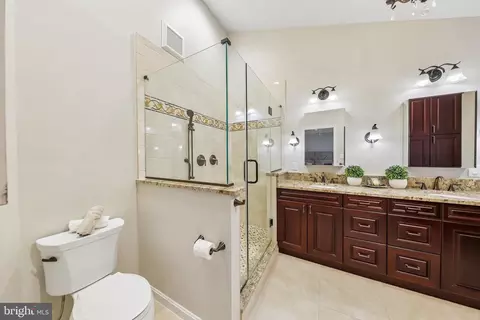Bath - 2625 Tarleton Corner Dr, Herndon, VA 20171 photo 3 of 8