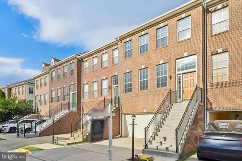 Exterior - 2625 Tarleton Corner Dr, Herndon, VA 20171 photo 2 of 6