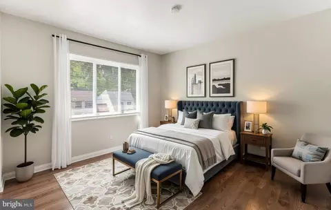 Bedroom - 1498 Roundleaf Ct, Reston, VA 20190 photo 6 of 7