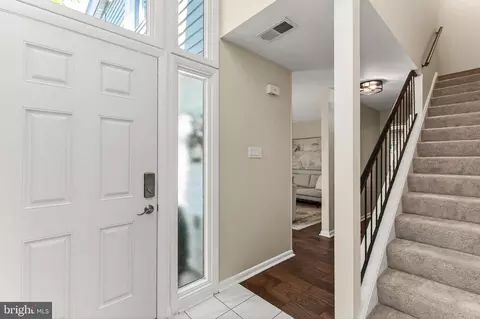 Entry Way - 1498 Roundleaf Ct, Reston, VA 20190 photo 2 of 5