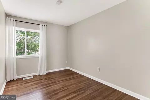 Bedroom - 1498 Roundleaf Ct, Reston, VA 20190 photo 1 of 7
