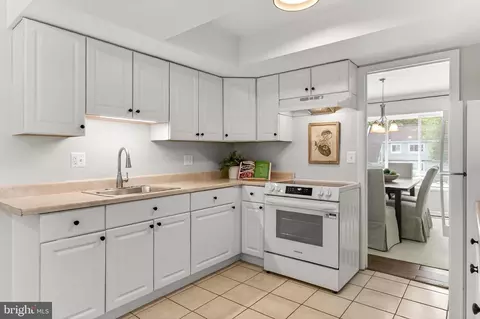 Kitchen - 1498 Roundleaf Ct, Reston, VA 20190 photo 1 of 3