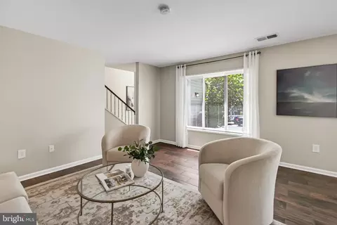 Living - 1498 Roundleaf Ct, Reston, VA 20190 photo 3 of 6