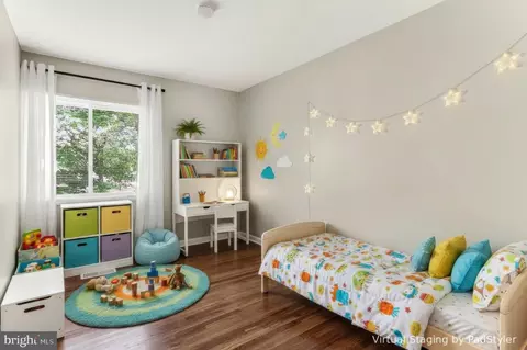 Bedroom - 1498 Roundleaf Ct, Reston, VA 20190 photo 2 of 7