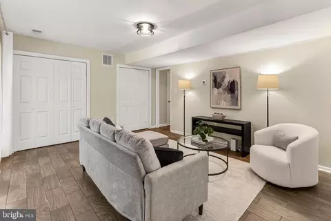 Living - 1498 Roundleaf Ct, Reston, VA 20190 photo 4 of 6
