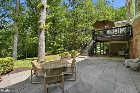 Exterior - 969 Spencer Rd, Mclean, VA 22102 photo 4 of 9