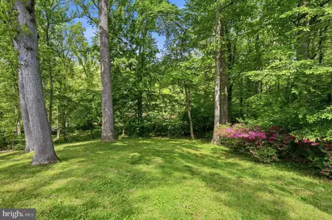 Exterior - 969 Spencer Rd, Mclean, VA 22102 photo 7 of 9
