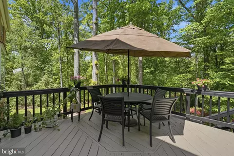 Exterior - 969 Spencer Rd, Mclean, VA 22102 photo 2 of 9
