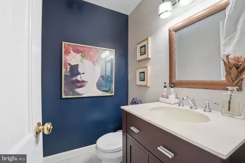 Bath - 969 Spencer Rd, Mclean, VA 22102 photo 1 of 6