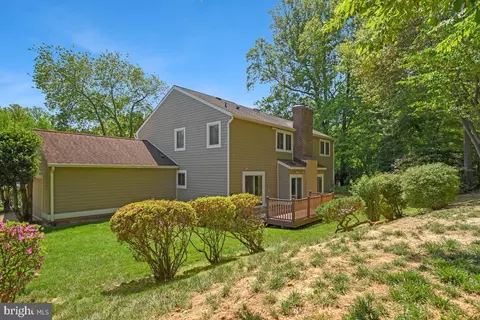 Exterior - 11814 Blue Spruce Rd, Reston, VA 20191 photo 5 of 7
