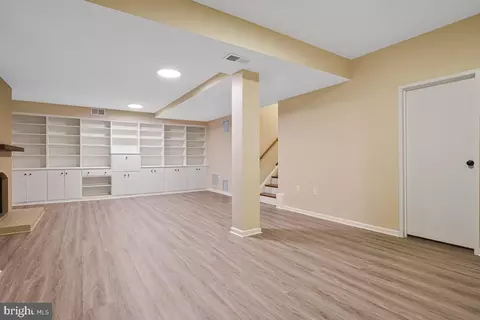 Living - 11814 Blue Spruce Rd, Reston, VA 20191 photo 9 of 10