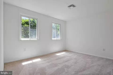 Bedroom - 11814 Blue Spruce Rd, Reston, VA 20191 photo 4 of 8