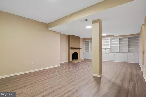 Living - 11814 Blue Spruce Rd, Reston, VA 20191 photo 10 of 10