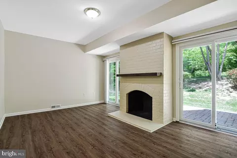 Living - 11814 Blue Spruce Rd, Reston, VA 20191 photo 3 of 10