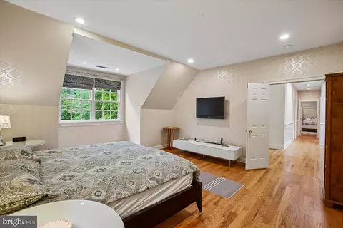 Bedroom - 6809 Sorrel St, Mclean, VA 22101 photo 5 of 10