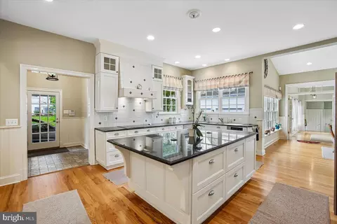 Kitchen - 6809 Sorrel St, Mclean, VA 22101 photo 3 of 9