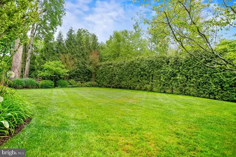 Exterior - 6809 Sorrel St, Mclean, VA 22101 photo 10 of 17