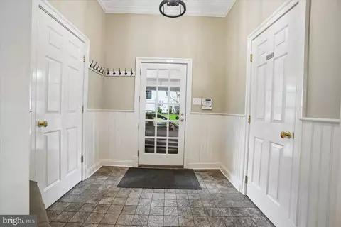 Entry Way - 6809 Sorrel St, Mclean, VA 22101 photo 6 of 10
