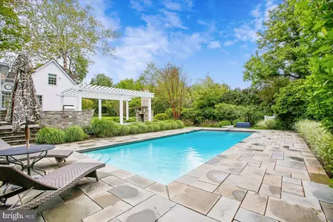 Exterior - 6809 Sorrel St, Mclean, VA 22101 photo 8 of 17