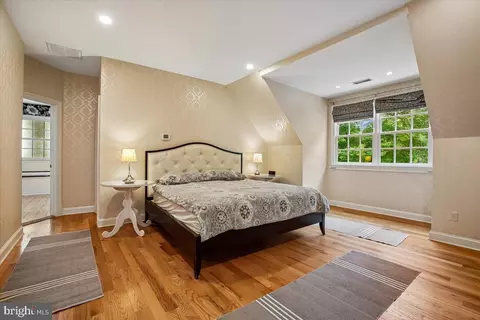 Bedroom - 6809 Sorrel St, Mclean, VA 22101 photo 4 of 10