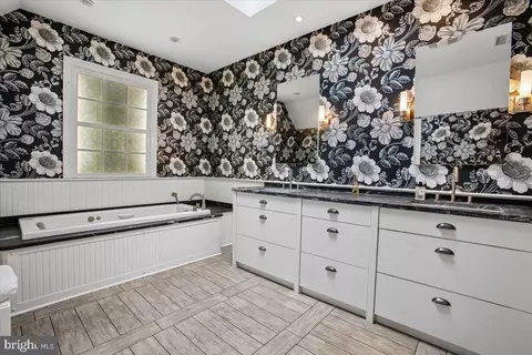 Bath - 6809 Sorrel St, Mclean, VA 22101 photo 6 of 14