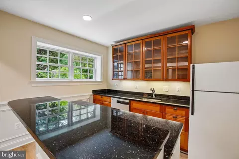 Kitchen - 6809 Sorrel St, Mclean, VA 22101 photo 8 of 9