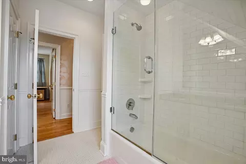 Bath - 6809 Sorrel St, Mclean, VA 22101 photo 12 of 14