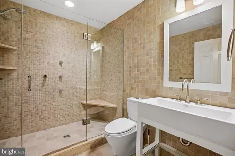 Bath - 6809 Sorrel St, Mclean, VA 22101 photo 14 of 14