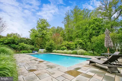 Exterior - 6809 Sorrel St, Mclean, VA 22101 photo 6 of 17