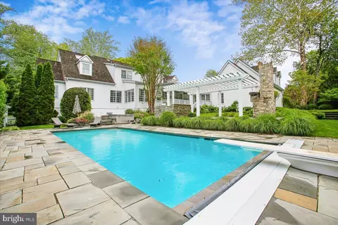 Exterior - 6809 Sorrel St, Mclean, VA 22101 photo 7 of 17