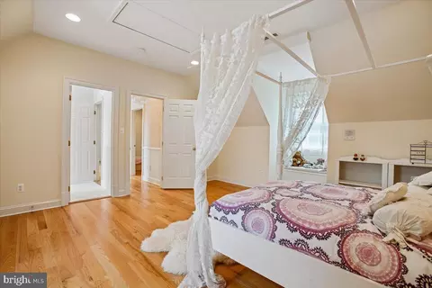 Bedroom - 6809 Sorrel St, Mclean, VA 22101 photo 9 of 10