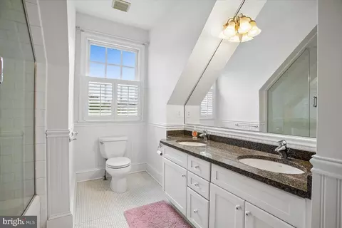 Bath - 6809 Sorrel St, Mclean, VA 22101 photo 11 of 14