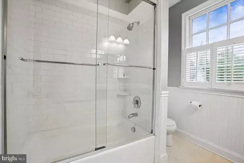 Bath - 6809 Sorrel St, Mclean, VA 22101 photo 10 of 14