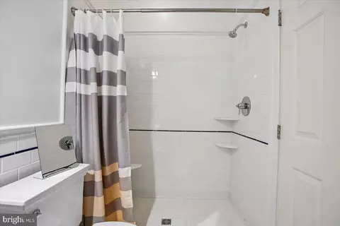 Bath - 6809 Sorrel St, Mclean, VA 22101 photo 5 of 14