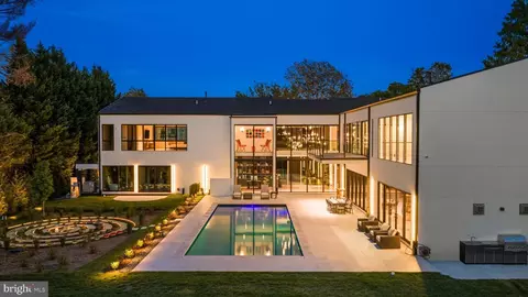 8970 Brook Rd, Mclean, VA 22102
