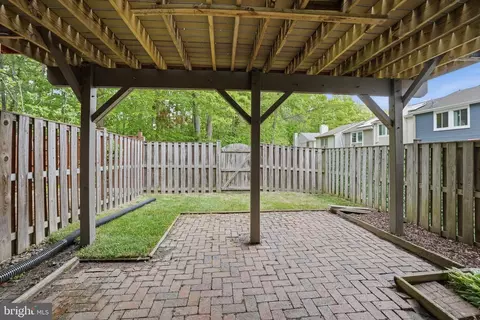 Exterior - 6045 Hollow Knoll Ct, Springfield, VA 22152 photo 4 of 7