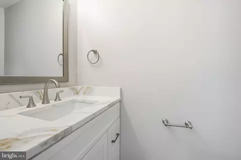 Bath - 6045 Hollow Knoll Ct, Springfield, VA 22152 photo 1 of 4