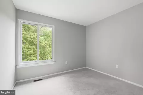 Bedroom - 6045 Hollow Knoll Ct, Springfield, VA 22152 photo 3 of 3