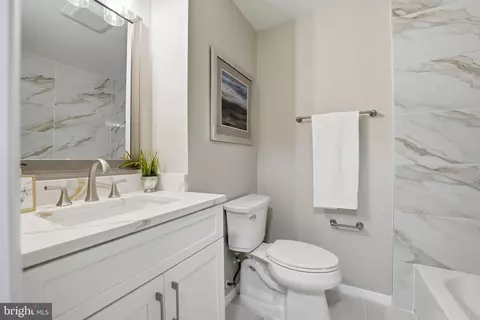 Bath - 6045 Hollow Knoll Ct, Springfield, VA 22152 photo 2 of 4