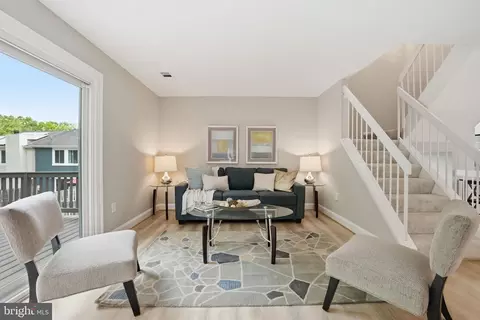Living - 6045 Hollow Knoll Ct, Springfield, VA 22152 photo 1 of 5
