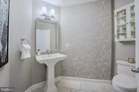 Bath - 11096 Whitstone Pl, Reston, VA 20194 photo 1 of 8
