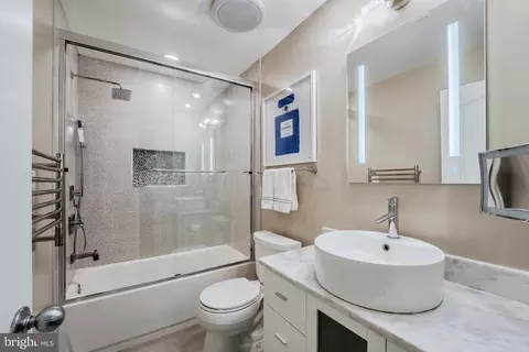 Bath - 11096 Whitstone Pl, Reston, VA 20194 photo 5 of 8