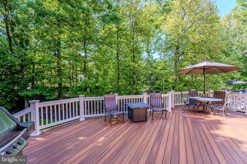 Exterior - 11096 Whitstone Pl, Reston, VA 20194 photo 8 of 8