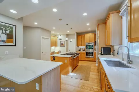 Kitchen - 11096 Whitstone Pl, Reston, VA 20194 photo 1 of 3