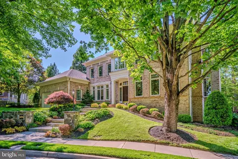 Exterior - 11096 Whitstone Pl, Reston, VA 20194 photo 7 of 8