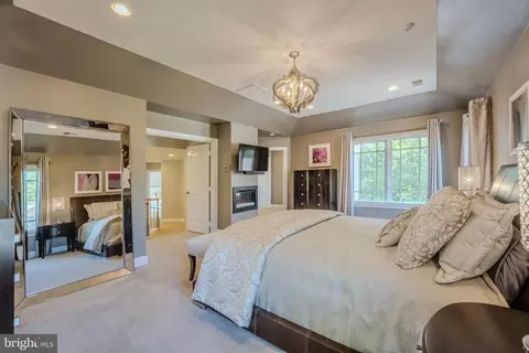 Bedroom - 11096 Whitstone Pl, Reston, VA 20194 photo 2 of 11