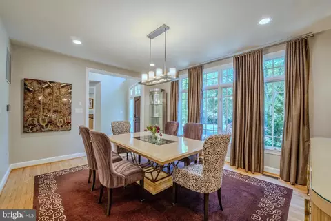 Dining - 11096 Whitstone Pl, Reston, VA 20194 photo 5 of 6