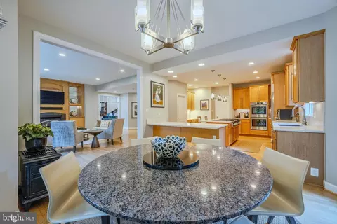 Dining - 11096 Whitstone Pl, Reston, VA 20194 photo 3 of 6