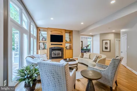 Living - 11096 Whitstone Pl, Reston, VA 20194 photo 3 of 7