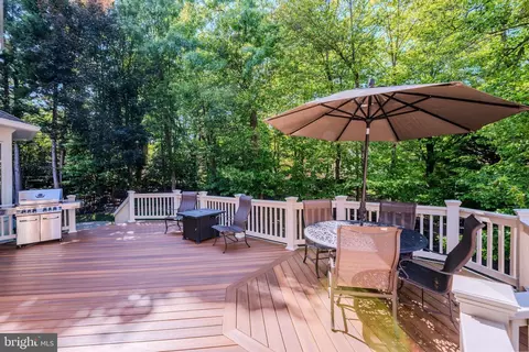 Exterior - 11096 Whitstone Pl, Reston, VA 20194 photo 3 of 8